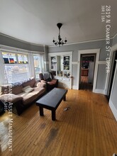 2819 N Cramer St in Milwaukee, WI - Foto de edificio - Building Photo