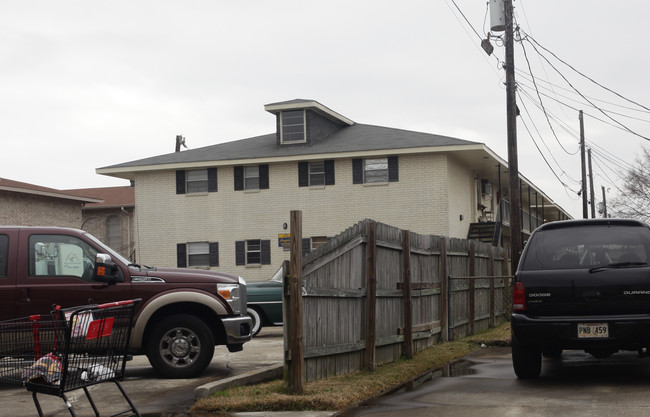 220 Georgia Ct in Metairie, LA - Foto de edificio - Building Photo