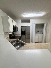 3413 NW 44th St in Lauderdale Lakes, FL - Building Photo - Building Photo