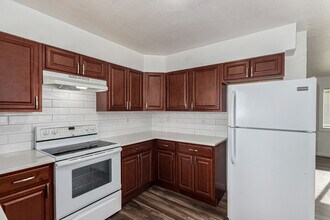 2060 W Iliff Ave in Englewood, CO - Building Photo - Building Photo