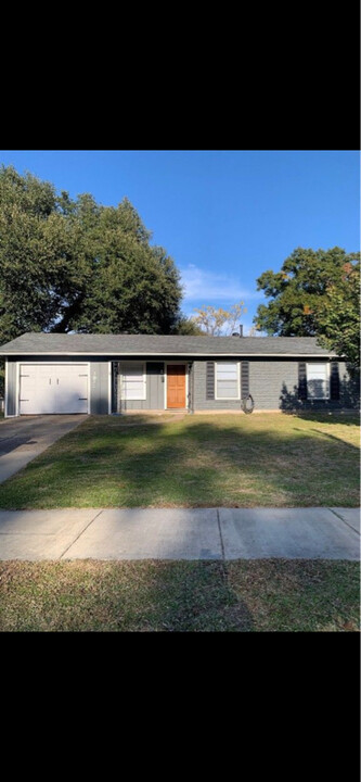 3032 Louise St in Shreveport, LA - Building Photo