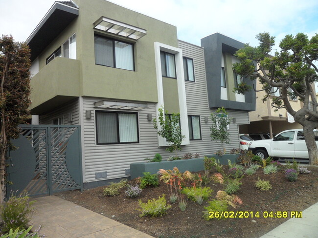 12727 Matteson Ave, Unit 5 in Los Angeles, CA - Building Photo - Building Photo