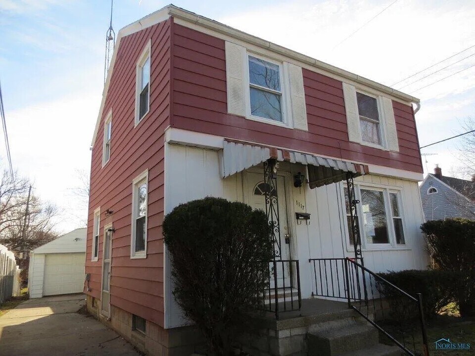 1117 Clymena St in Toledo, OH - Building Photo