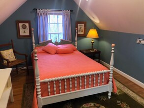 5804 Searl Terrace in Bethesda, MD - Foto de edificio - Building Photo