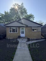 7732 S Lotus Ave in Burbank, IL - Building Photo