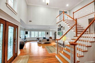 8 Mill River Rd in East Setauket, NY - Building Photo - Building Photo