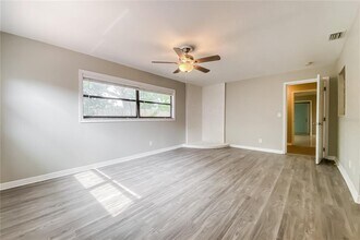 1524 Sandy Ln in Clearwater, FL - Building Photo - Building Photo