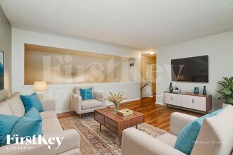 1374 Harold Stewart Pkwy in Pataskala, OH - Building Photo - Building Photo
