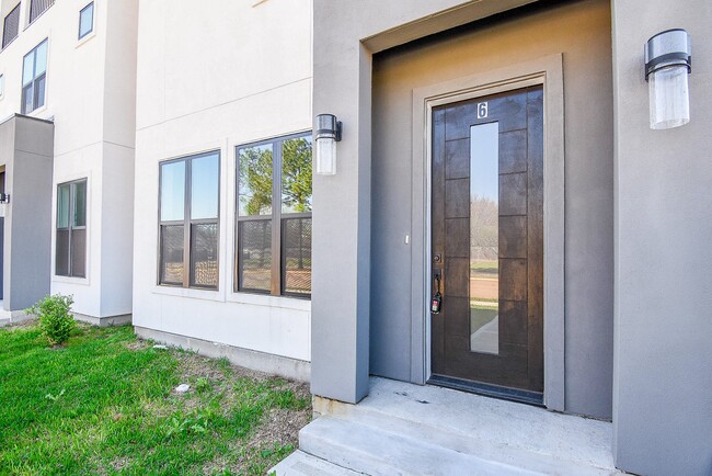 15000 S Richmond Ave