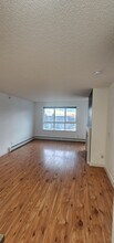 35-435 Richard Ct SW in Calgary, AB - Building Photo - Building Photo