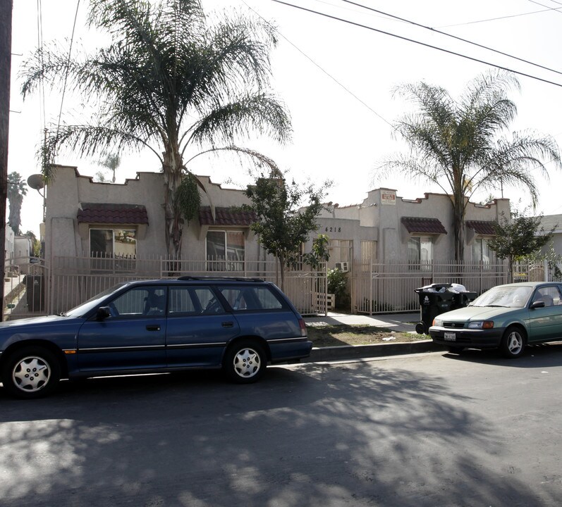 4218-4222 1/2 Lockwood Ave in Los Angeles, CA - Building Photo