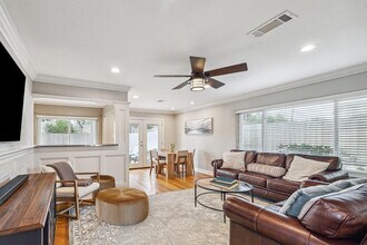 6518 Lindyann Ln in Houston, TX - Building Photo - Building Photo