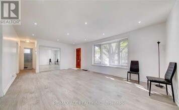 45 Bellefontaine St in Toronto, ON - Building Photo - Building Photo
