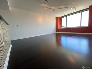 250 King St in San Francisco, CA - Building Photo - Building Photo