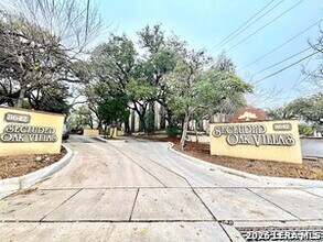 8642 Fredericksburg Rd in San Antonio, TX - Building Photo - Building Photo