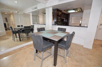 260 E Flamingo Rd in Las Vegas, NV - Building Photo - Building Photo