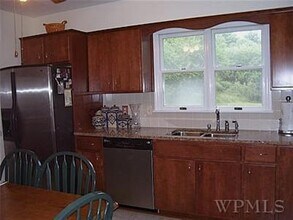 10 Farm View Rd in Wappingers Falls, NY - Building Photo - Building Photo