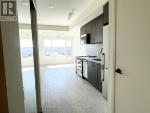 8010-8010 Derry Rd in Milton, ON - Building Photo - Building Photo