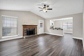 108 Kings Row in Garland, TX - Building Photo - Building Photo