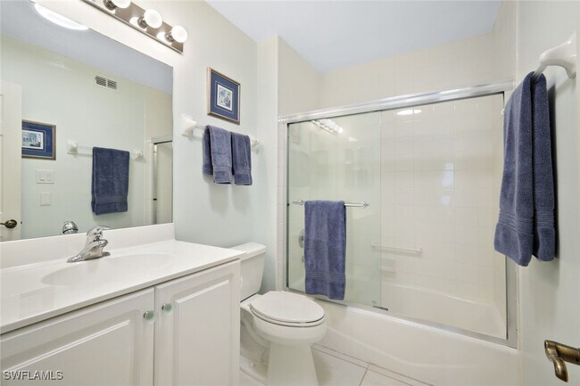 286 4th St S in Naples, FL - Building Photo - Building Photo