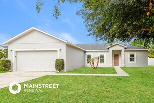 611 Maricopa Dr in Kissimmee, FL - Building Photo
