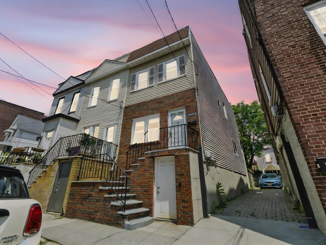 property at 14 Rock St