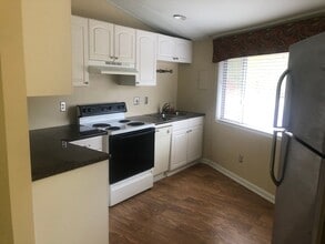 563 Hathorn Rd in Oxford, MS - Building Photo - Building Photo