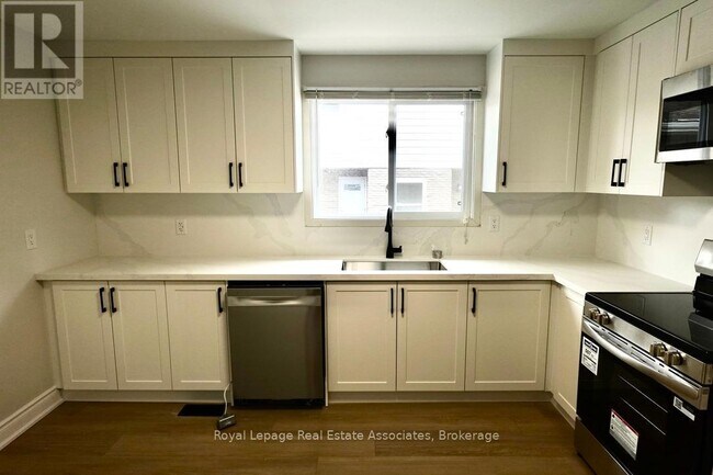 246 Marlborough St in Brantford, ON - Building Photo - Building Photo