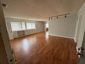 5208 Wilkinson Ave, Unit 4 in Los Angeles, CA - Building Photo