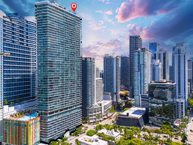1300 S Miami Ave, Unit 4407 in Miami, FL - Building Photo - Building Photo