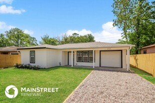 8006 Lynette St in Houston, TX - Building Photo