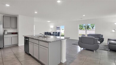 16638 Mosaic Oar Dr in Wimauma, FL - Building Photo - Building Photo