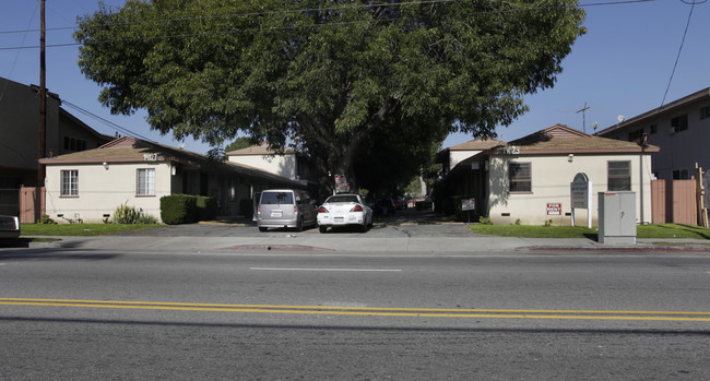 Valley Glen Apartments in Van Nuys, CA - Building Photo - Building Photo