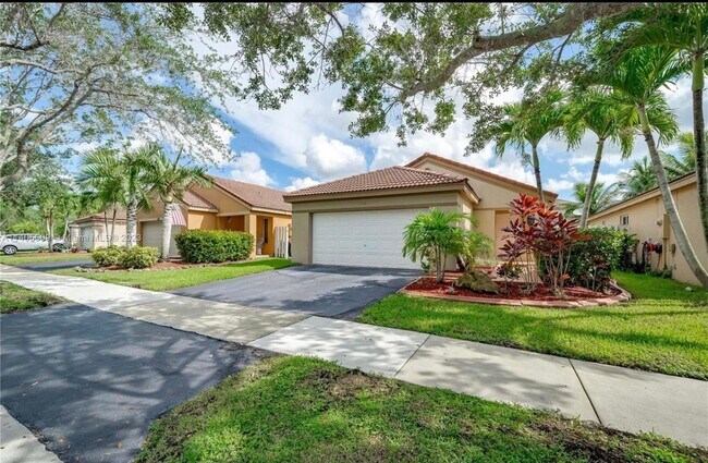 1368 Presidio Dr in Weston, FL - Building Photo - Building Photo