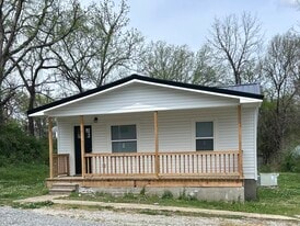 307 Washington St W in Fayetteville, TN - Building Photo