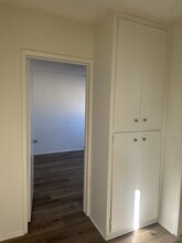 8024 Owensmouth Ave, Unit 7 in Los Angeles, CA - Building Photo - Building Photo
