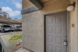 200 Mission Laguna Ln in Las Vegas, NV - Building Photo - Building Photo