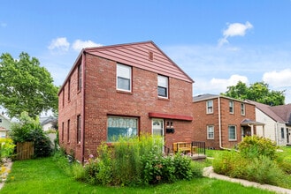 3808 S Brust Ave, Unit 2B-Close To Lake-unfurn. in Milwaukee, WI - Foto de edificio - Building Photo