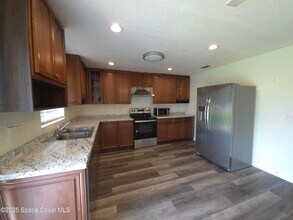901 Colonial Ave SE in Palm Bay, FL - Building Photo - Building Photo