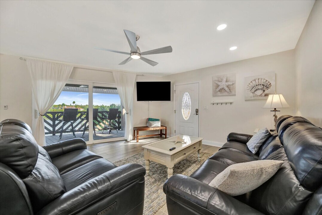 10 Gulf Blvd, Unit SI ID1475816P in Indian Rocks Beach, FL - Building Photo