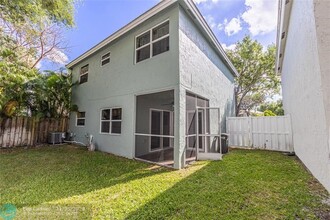 9871 NW 2nd Ct in Plantation, FL - Building Photo - Building Photo