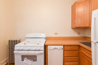 2850 W Cullom Ave, Unit M02H in Chicago, IL - Foto de edificio - Building Photo