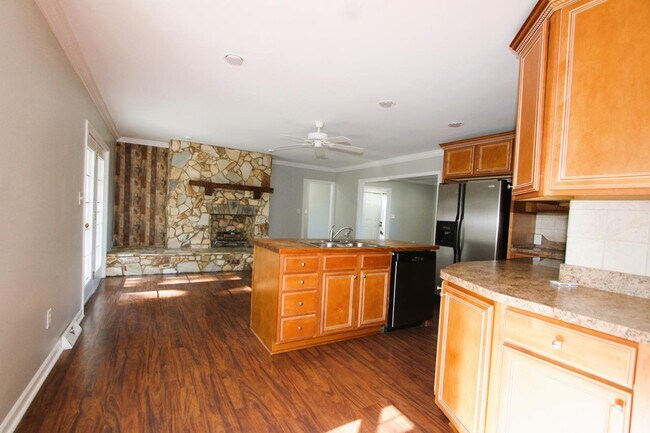 711 Whittier Ave in High Point, NC - Building Photo - Building Photo