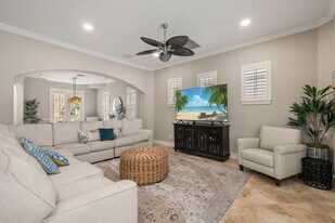 1227 Radiant St in Kissimmee, FL - Building Photo