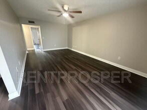 4307 S Semoran Blvd in Orlando, FL - Foto de edificio - Building Photo