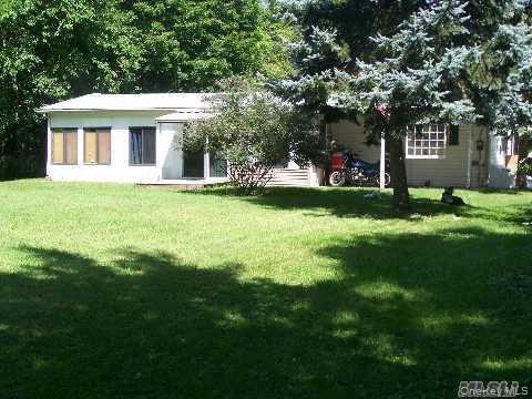 542 W Broadway in Port Jefferson, NY - Building Photo - Building Photo