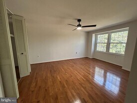 2755 Viking Dr in Herndon, VA - Building Photo