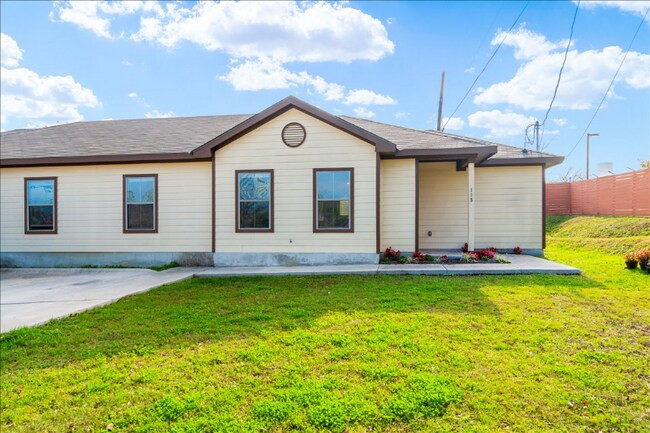 169 Rosedale Ave in New Braunfels, TX - Building Photo - Building Photo