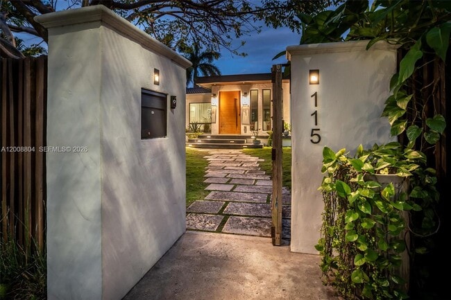 115 SW 23rd Rd in Miami, FL - Building Photo - Building Photo