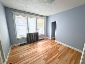 147 W Buttonwood St, Unit Unit 1FL in Reading, PA - Foto de edificio - Building Photo